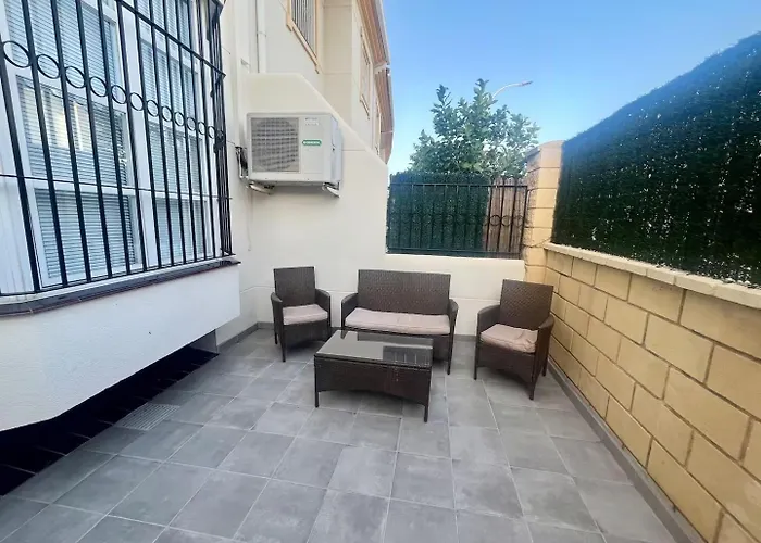 Apartamento El Pinillo 4 Bedroom Town House *